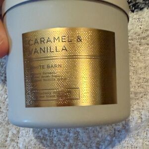 White Barn Caramel & Vanilla 3 Wick, Rare, no longer in production.